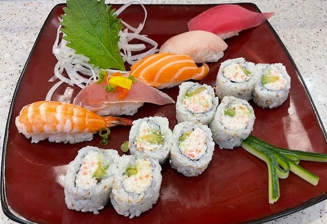 SUSHI MIX Combo (13pc).