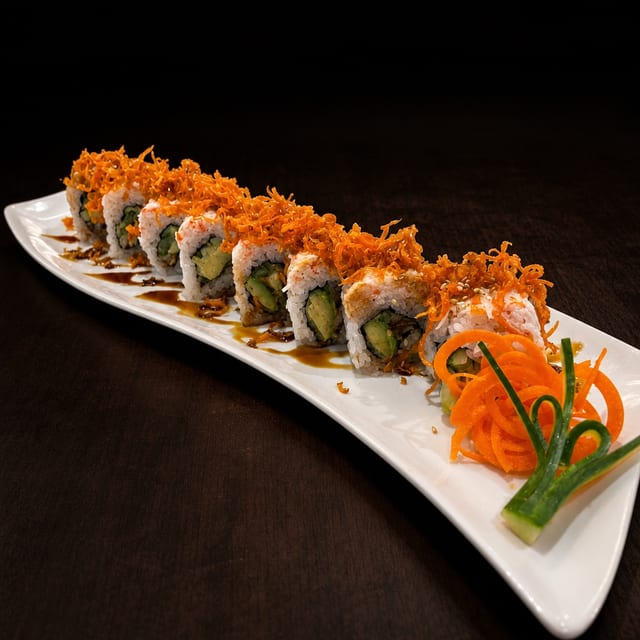 Golden Roll (8pc).