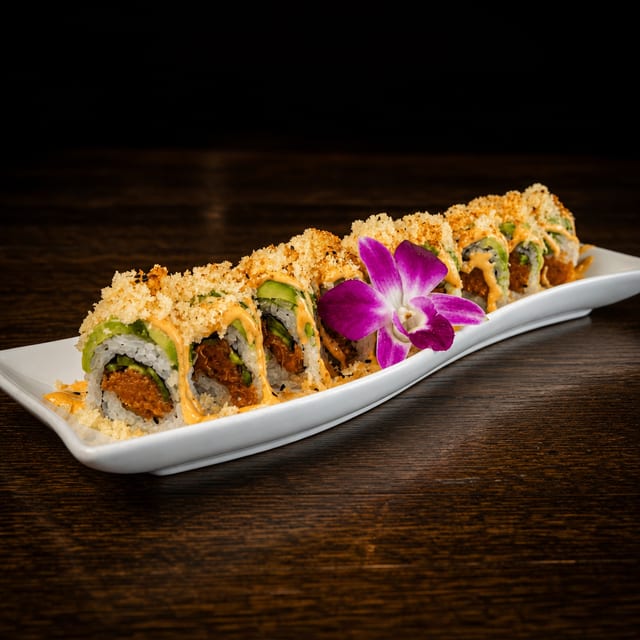 Crunchy Jalapeno Avocado Roll (8pc).